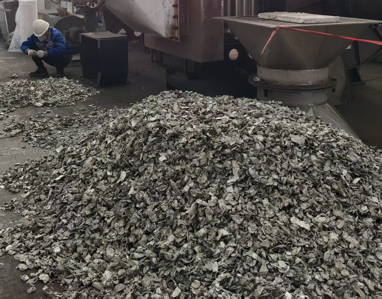 瑞賽克機(jī)械告訴你易拉罐為什么要先炭化處理？